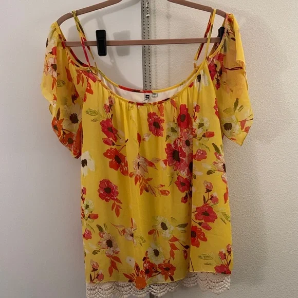 Floral Yellow Camisole Top with Lace Trim - Picture 4 of 4